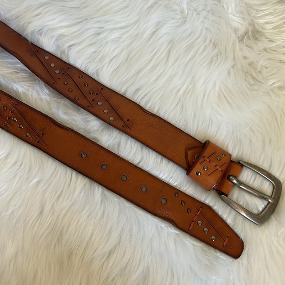 100% Leather Brown Studded Belt Size Medium - Picture 6 of 6